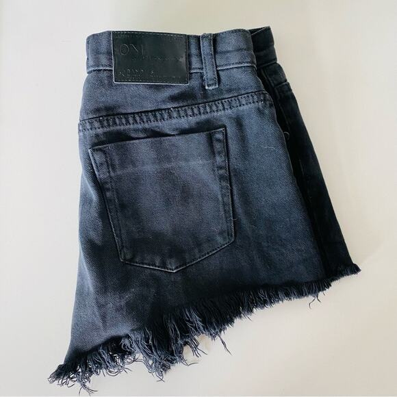 ONE TEASPOON Mid Rise Bandits Distressed Black Wash Raw Denim Cutoffs Short 27 - Picture 3 of 8
